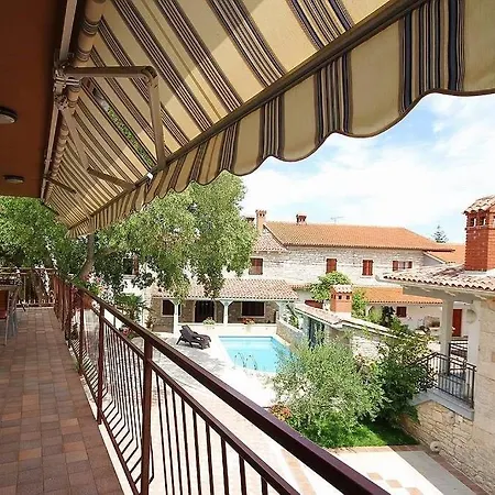 Ladonia Apartman Krnica